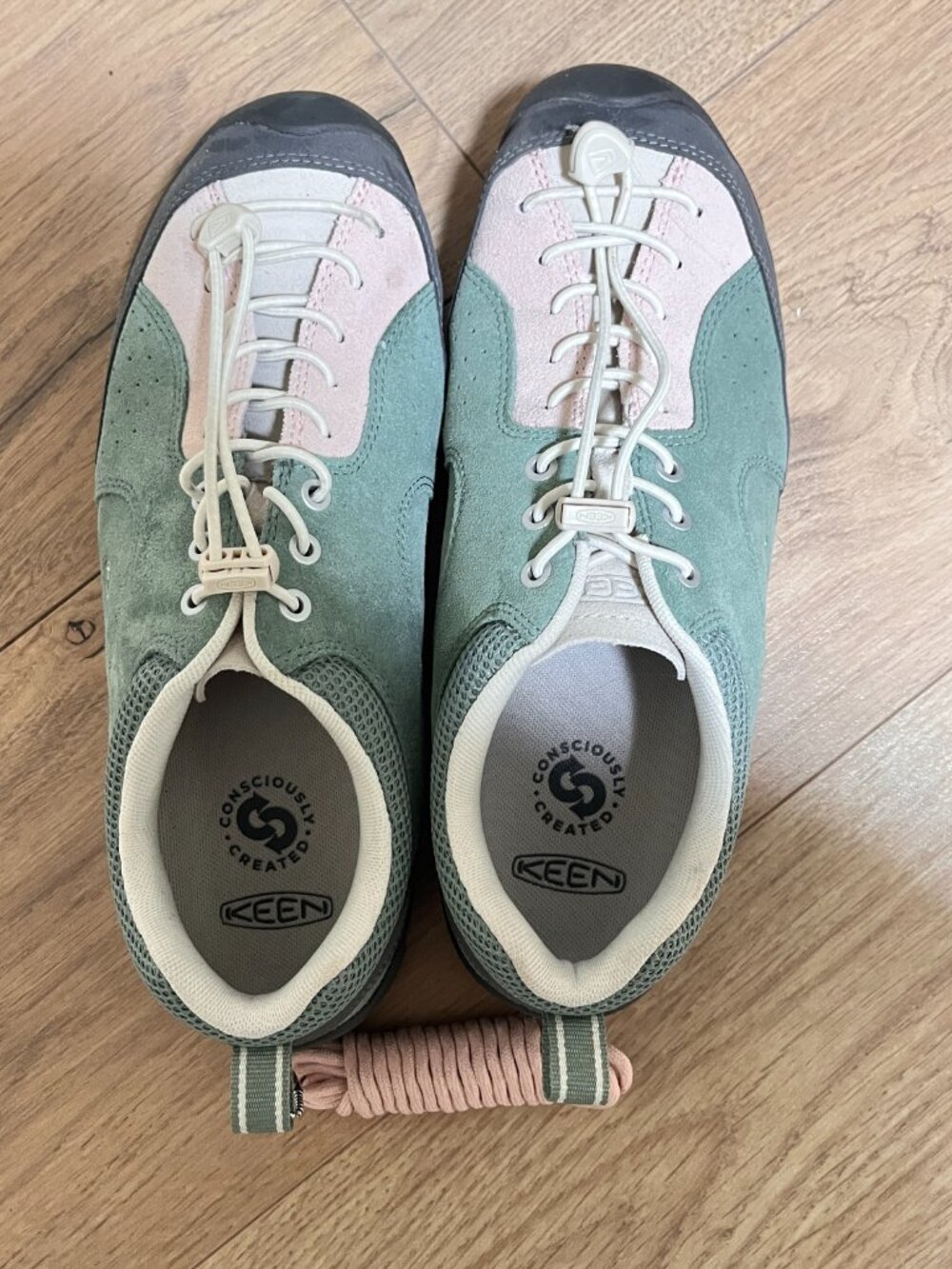 Keens Women's Jasper Rock Sneakers - Picture 6 of 6